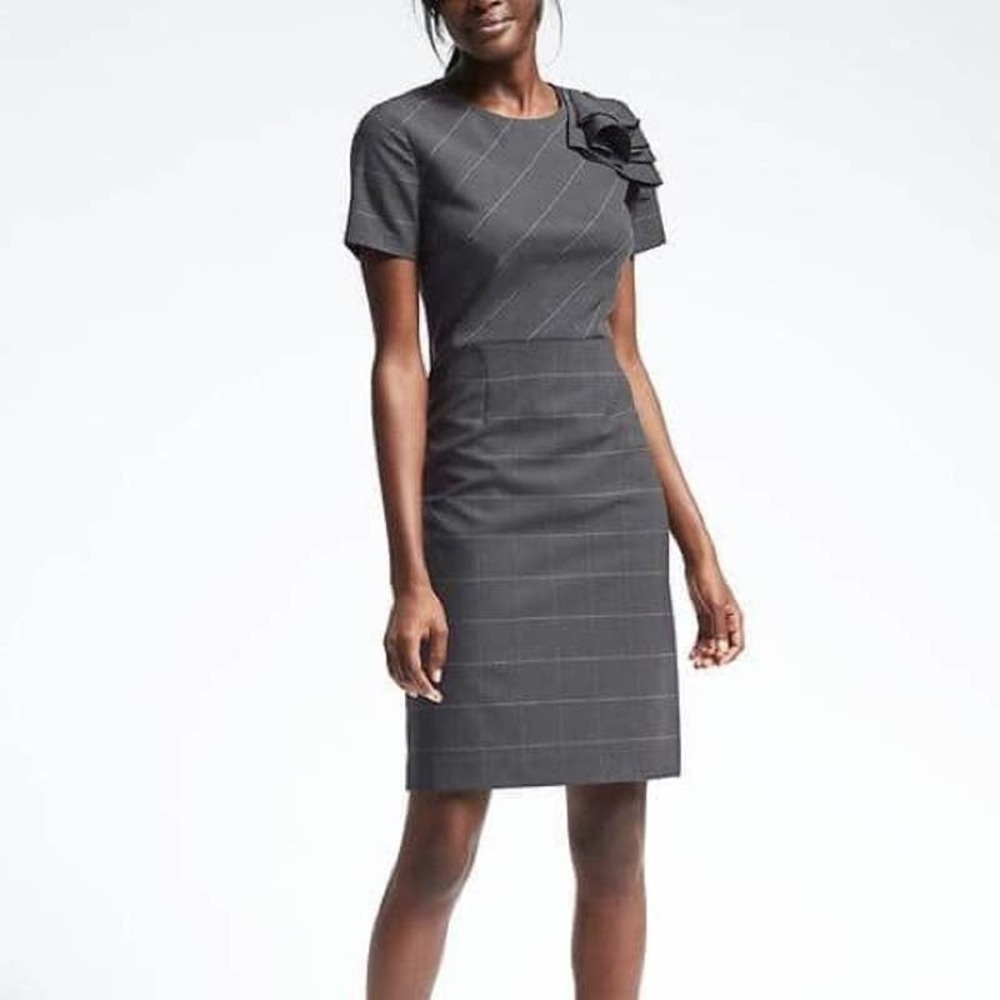 Banana Republic Wool Blend Grid Striped Draped Shoulder Dress Size  6